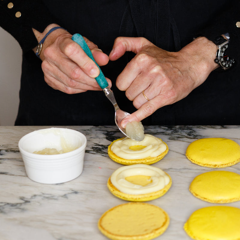 Coques de macarons jaunes 8 pièces